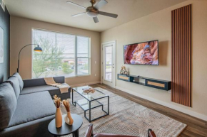Sleek2BDPool Gym Parking WD Sleeps8